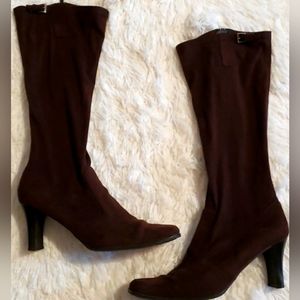 STYLISH CHOCOLATE BROWN BOOTS